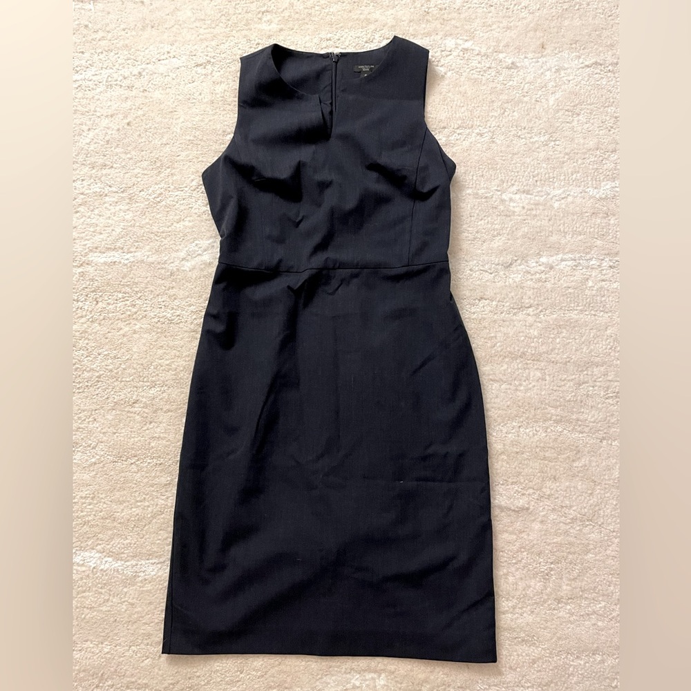 Ann Taylor factory pencil mini dress in navy blue Size: 0P
